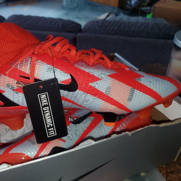 Nike mens NEW CLEATS